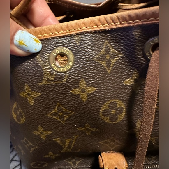 Louis Vuitton Monogram Montsouris MM Backpack - Picture 6 of 9
